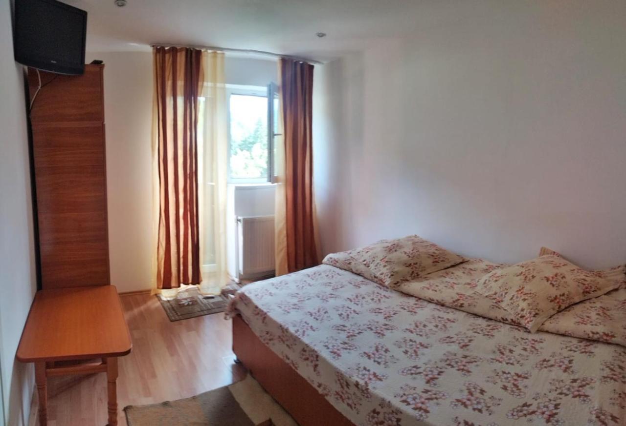 הוילה אזוגה Casa Crivimex מראה חיצוני תמונה